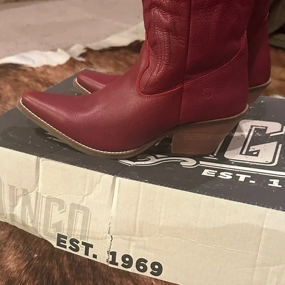 Dingo Red Heeled Cowboy Boots size 10 - Picture 2 of 7